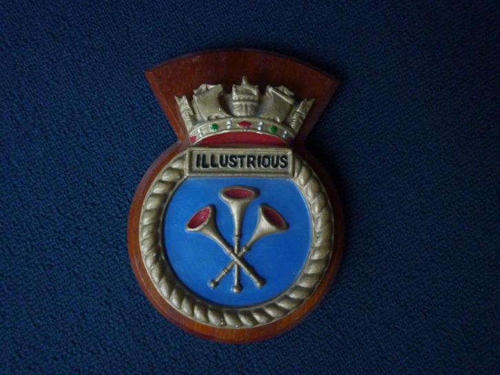 ROYAL NAVY SCHEEPSEMBLEEM  HMS ILLUSTRIOUS, Verzamelen, Scheepvaart, Zo goed als nieuw, Overige typen, Motorboot, Ophalen of Verzenden