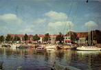 Medemblik, Oosterhaven - boten - 1987 gelopen, Verzamelen, Ansichtkaarten | Nederland, Ophalen of Verzenden, 1980 tot heden, Gelopen