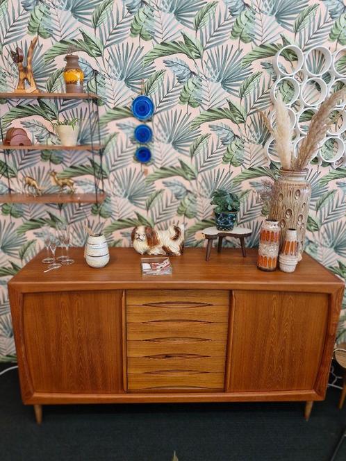 Deens mid century design Dyrlund kast / sideboard / dressoir, Huis en Inrichting, Kasten | Televisiemeubels, Minder dan 100 cm