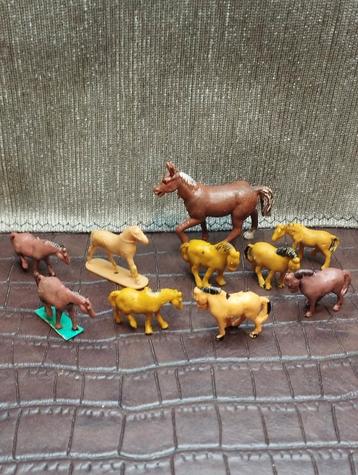 Vintage miniatuurpaardenbeeldjes Hong Kong beschikbaar voor biedingen