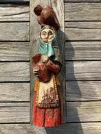 Oud handgesneden en beschilderd houten beeldje, Ophalen of Verzenden