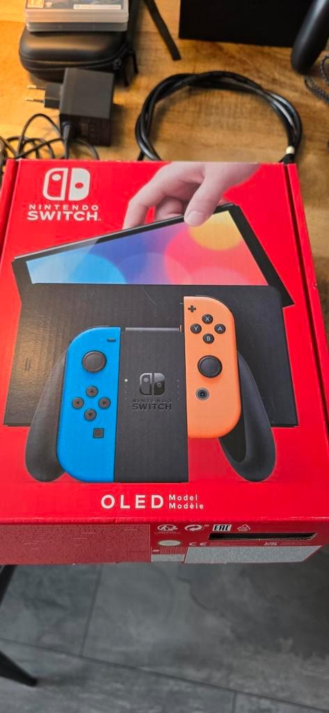 Nintendo Switch OLED, Spelcomputers en Games, Spelcomputers | Nintendo Switch, Gebruikt, Switch OLED, Met games, Ophalen