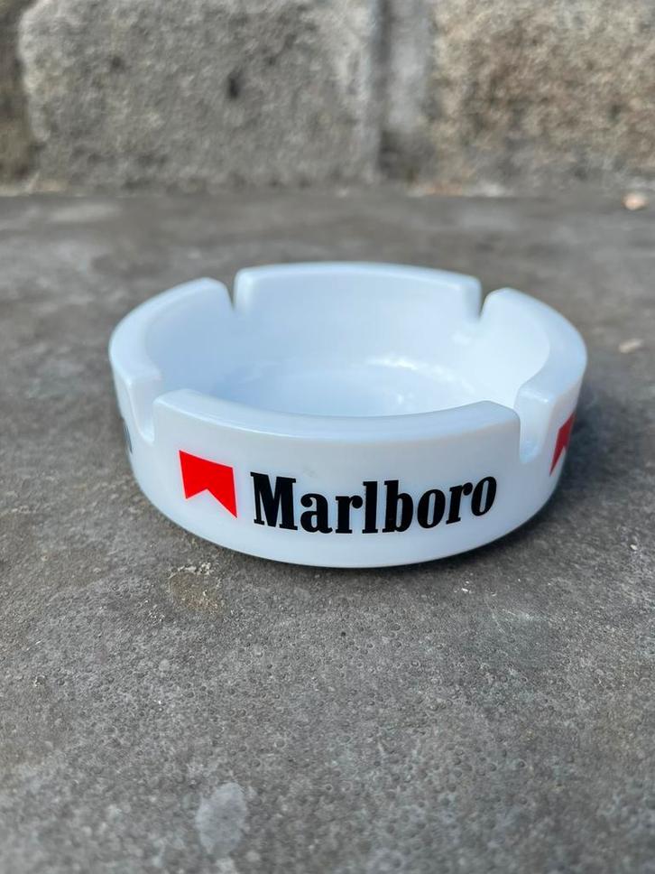 Vintage Marlboro witte porseleinen asbak, made in France, Verzamelen, Merken en Reclamevoorwerpen, Zo goed als nieuw, Gebruiksvoorwerp