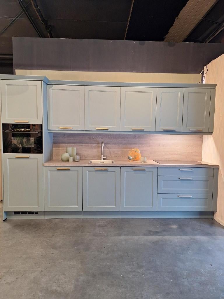 Complete Nieuwe keuken met apparatuur – Keuken Muck, Huis en Inrichting, Keuken | Complete keukens, Nieuw, Greeploos, Met kookeiland