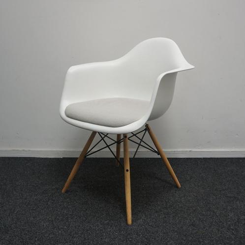 Vitra Eames DAW Design Stoelen | Wit | Hout | Kunststof, Huis en Inrichting, Stoelen, Gebruikt, Vijf, Zes of meer stoelen, Hout