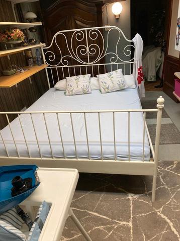 Tweepersoonsbed wit metaal 160x200