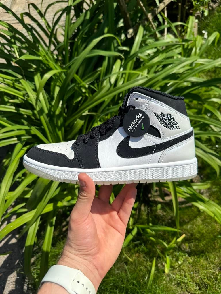 Nike Jordan 1 Mid Diamond Shorts (Maat 40,5 , Nieuw), Ophalen of Verzenden, Nieuw, Sneakers of Gympen