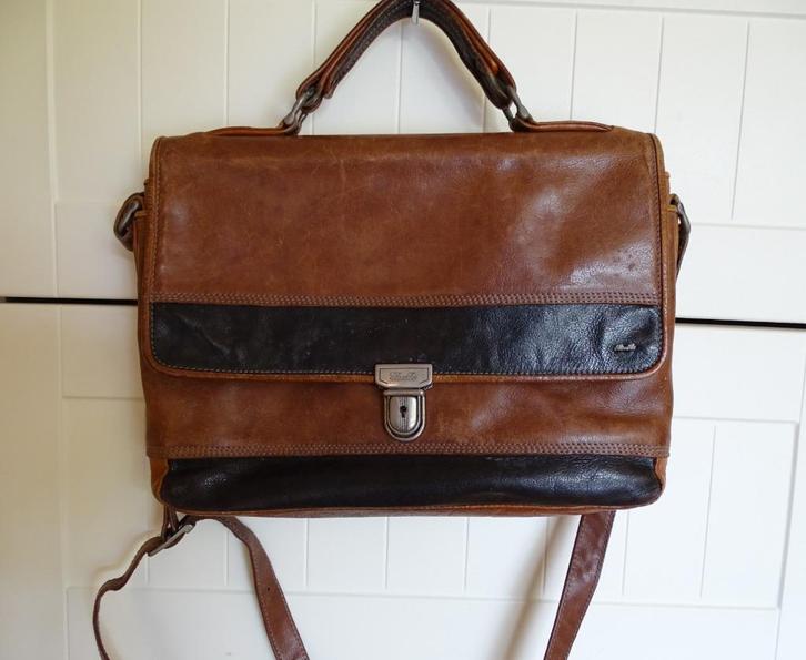 Berba Sportif Cognac klassieke leren schoudertas crossbody, Sieraden, Tassen en Uiterlijk, Tassen | Damestassen, Gebruikt, Schoudertasje