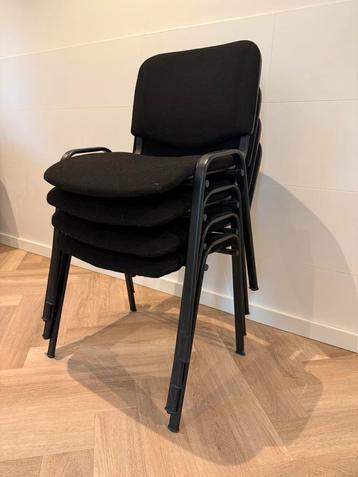 Stapelbare zwarte stoelen - set van 4 beschikbaar voor biedingen
