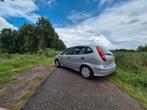 Nissan Almera Tino 1.8 2005 Grijs, Auto's, Nissan, 65 €/maand, Stof, 4 cilinders, Almera Tino