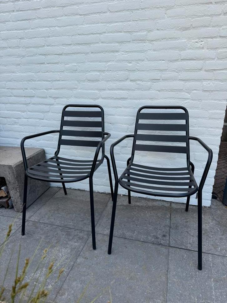 Zwarte stoelen, Tuin en Terras, Tuinstoelen, Zo goed als nieuw, Aluminium, Stapelbaar, Ophalen of Verzenden
