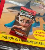 Skifidol Italian Brainrot | Panini stickeralbum & Pack Alpha, Ophalen of Verzenden, Nieuw, Meerdere plaatjes