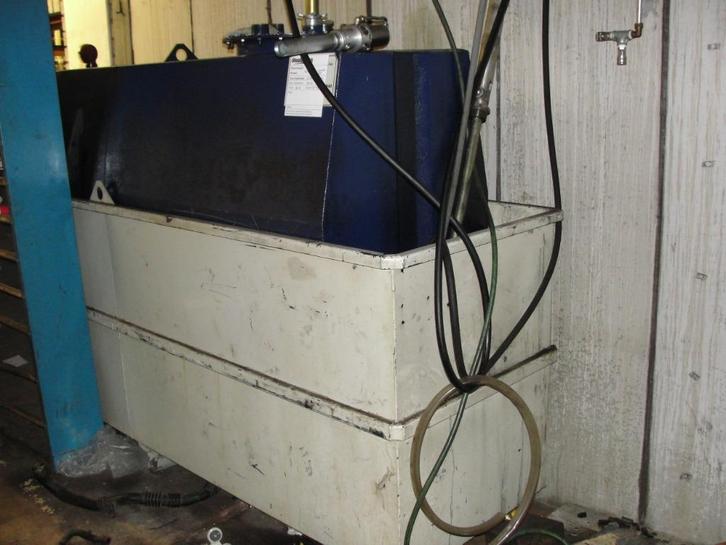 Olietank in lekbak, Auto diversen, Autogereedschap, Gebruikt, Ophalen