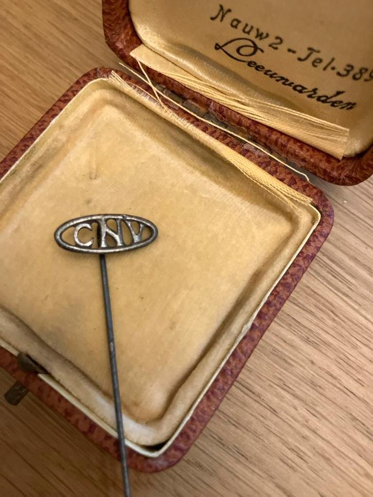 Vintage CNV Reversspeld met Originele Doos, Verzamelen, Speldjes, Pins en Buttons, Gebruikt, Ophalen of Verzenden