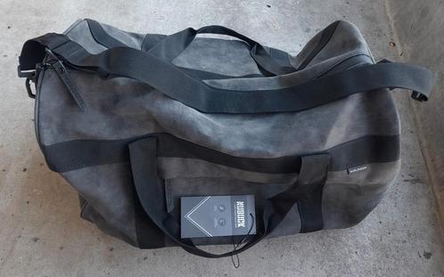 Norlander Nieuwe grijze Nubuck leren sport tas., Sieraden, Tassen en Uiterlijk, Tassen | Reistassen en Weekendtassen, Nieuw, Grijs