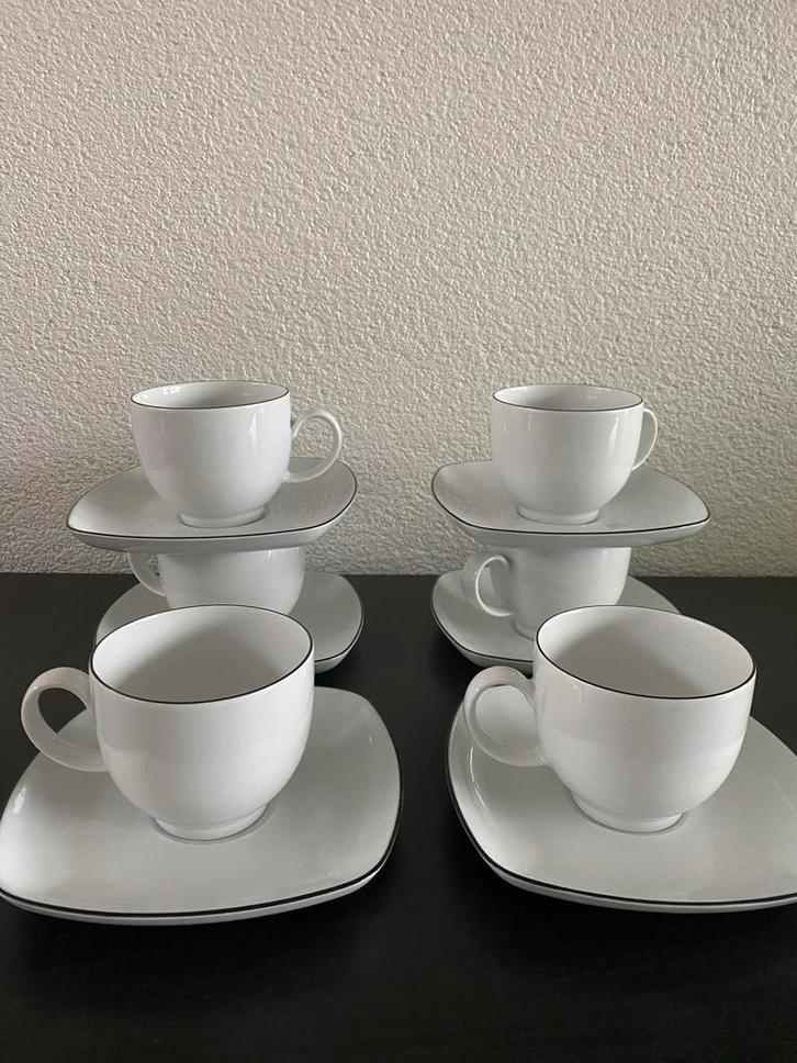 Stijlvolle Koffiekopjes met Schotels - 4 stuks, Huis en Inrichting, Keuken | Servies, Zo goed als nieuw, Kop(pen) en/of Schotel(s)