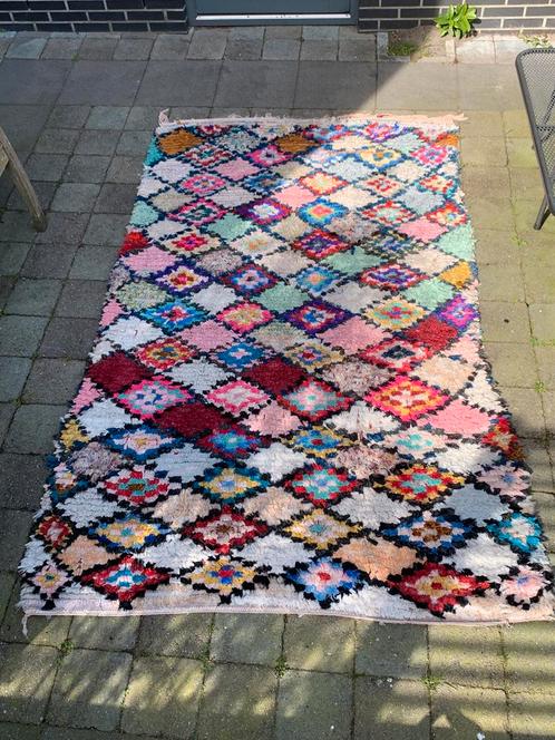 Marokkaans berber boucherouite vloerkleed, Huis en Inrichting, Stoffering | Tapijten en Kleden, Gebruikt, 100 tot 150 cm, 200 cm of meer