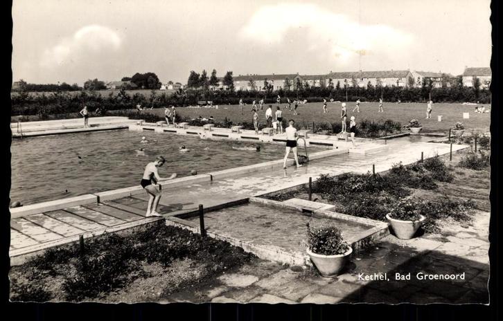 Kethel (Z.H.), Zwembad Groenoord met zicht op., ca. 1963, Verzamelen, Ansichtkaarten | Nederland, Ongelopen, Zuid-Holland, 1960 tot 1980