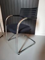 Twee zwarte Vitra stoelen, Huis en Inrichting, Ophalen, Gebruikt, Twee, Zwart