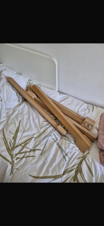 Eettafel ( uitschuifbaar)  beschikbaar voor biedingen