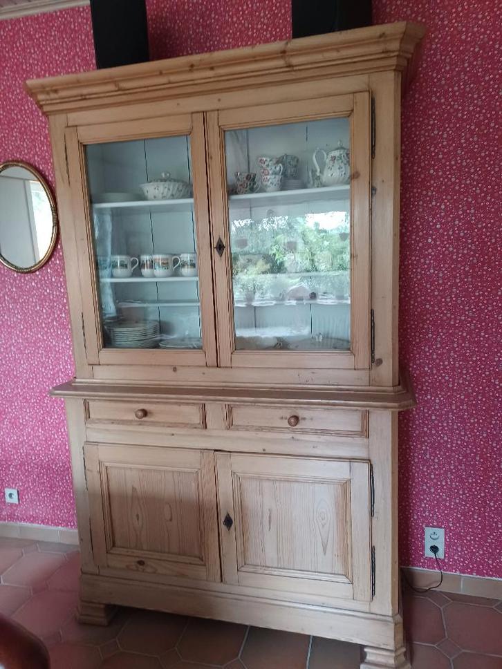 Hoge antieke buffet kast. Blankhout. Datering 1920. 650€, Antiek en Kunst, Antiek | Meubels | Kasten, Ophalen of Verzenden