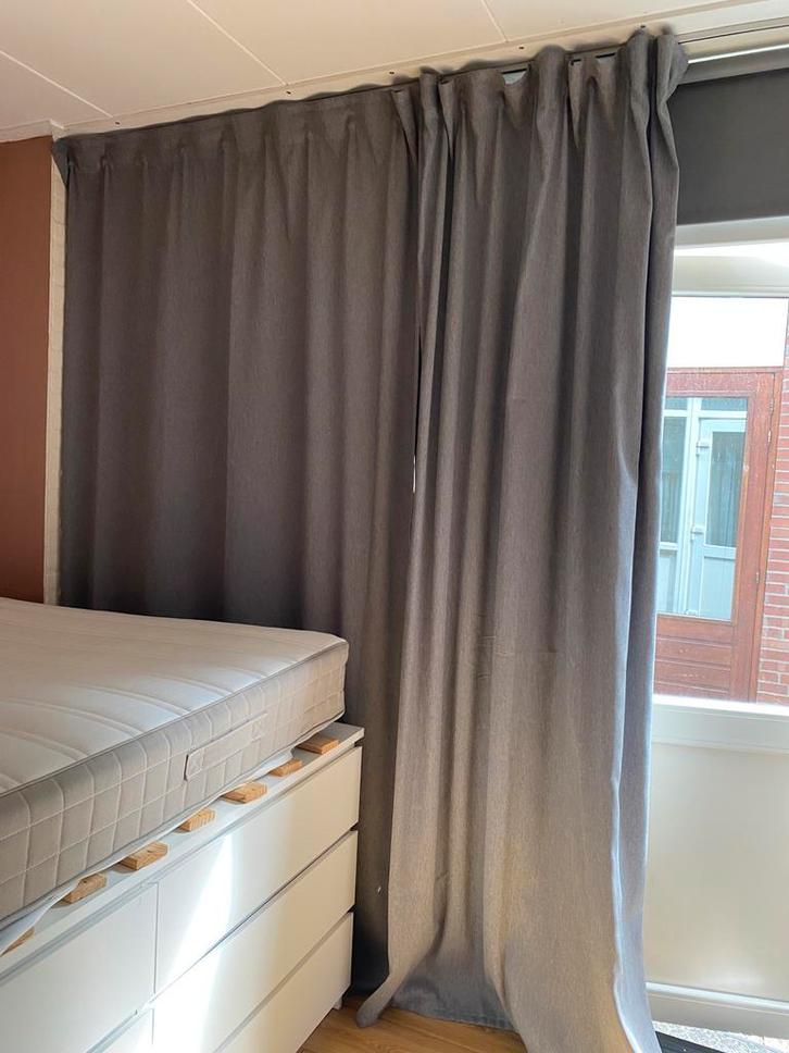 2x Ikea Rosenmand Verduisterend gordijn, Huis en Inrichting, Stoffering | Gordijnen en Lamellen, Zo goed als nieuw, 200 cm of meer