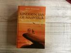 P. Dickinson - Kinderen van de Maanvalk, P. Dickinson, Ophalen of Verzenden, Zo goed als nieuw