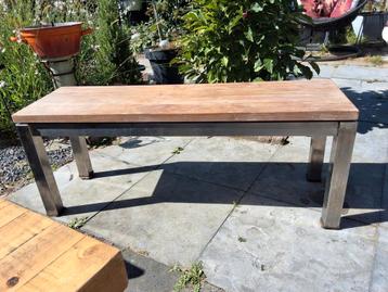 Eettafel bankje beschikbaar voor biedingen