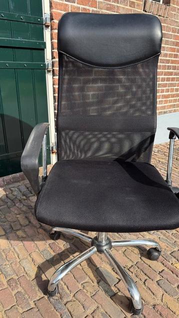 Bureaustoel beschikbaar voor biedingen