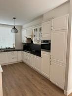 Witte hoekkeuken met apparatuur incl graniet werkblad, Huis en Inrichting, Keuken | Complete keukens, Ophalen, Wit, Hoekkeuken
