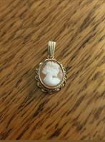 Leuke 9 karaat hangertje met camee, Verzenden