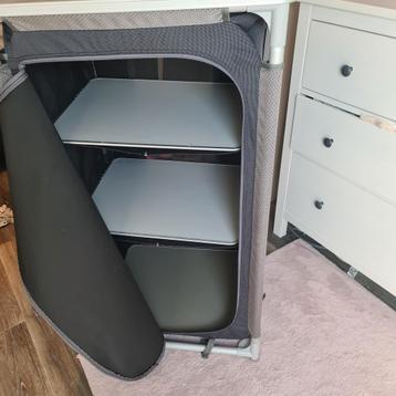 Campingkast met opbergvakken beschikbaar voor biedingen