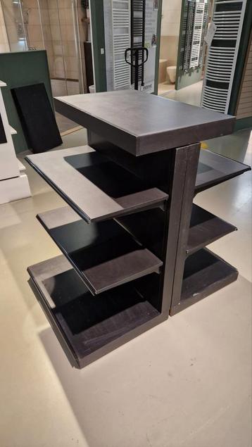 Stellingmateriaal displays  beschikbaar voor biedingen