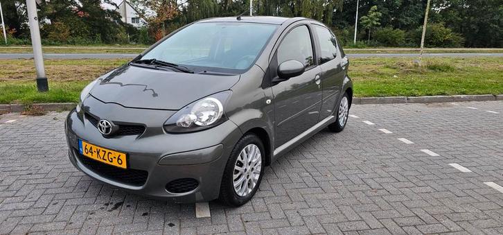 Toyota Aygo 1.0 12V Aspiration green. Nieuwe koppeling, Auto's, Toyota, Particulier, Aygo, ABS, Airbags, Airconditioning, Bluetooth