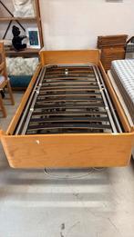 Te Koop: Hamatic Hoog Laag bed elektrisch, Huis en Inrichting, Slaapkamer | Bedden, Ophalen, 90 cm, Eenpersoons, Zo goed als nieuw