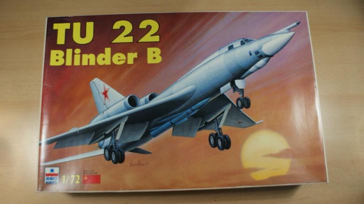 Esci	Tupolev	Tu-22  "Blinder B"	schaal 1:72, Hobby en Vrije tijd, Modelbouw | Vliegtuigen en Helikopters, Nieuw, Vliegtuig, 1:72 tot 1:144