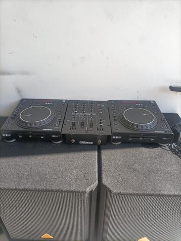 Reloop mixer DJ set beschikbaar voor biedingen