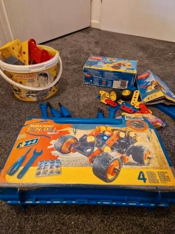 Diverse Sets Meccano in een koop met motor  beschikbaar voor biedingen