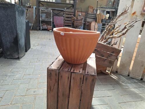 Terracotta pot voor aan de wand, Tuin en Terras, Bloempotten, Nieuw, Tuin, Minder dan 40 cm, Rond, Ophalen