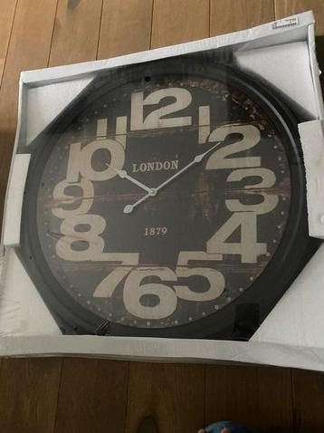 London Wandklok - Nieuw in doos beschikbaar voor biedingen
