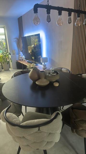 Eettafel keramische blad draaibaar kras vrij. beschikbaar voor biedingen