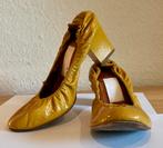 Lanvin pump lak leer okergeel 38 mosterd, Lanvin, Pumps, Geel, Ophalen of Verzenden