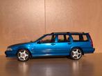 DNA collectibles Volvo V70 R laserblue, Hobby en Vrije tijd, Modelauto's | 1:18, Ophalen of Verzenden, Zo goed als nieuw, Overige merken
