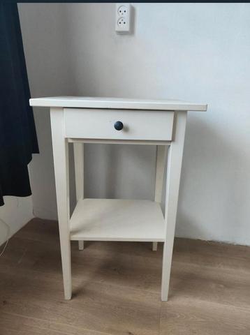 Bijzettafel of nachtkastje ZGAN beschikbaar voor biedingen