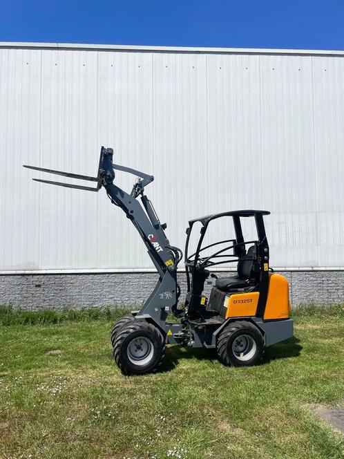 Giant 332ST shovel Loader met kenteken en 33 pk!, Zakelijke goederen, Machines en Bouw | Kranen en Graafmachines, Wiellader of Shovel