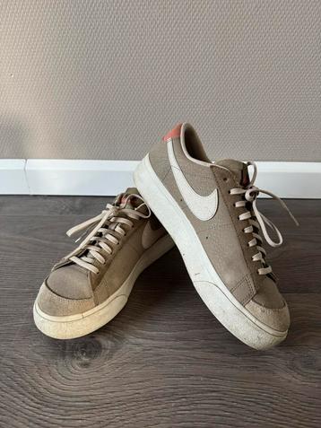 Nike dunk low sneakers beige wit maat 40.5 beschikbaar voor biedingen