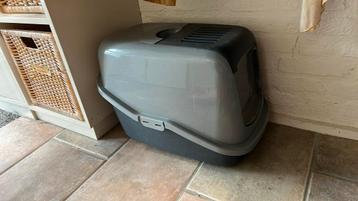 Pee wee large kattenbak plus 1,5 zak met pee wee korrels beschikbaar voor biedingen