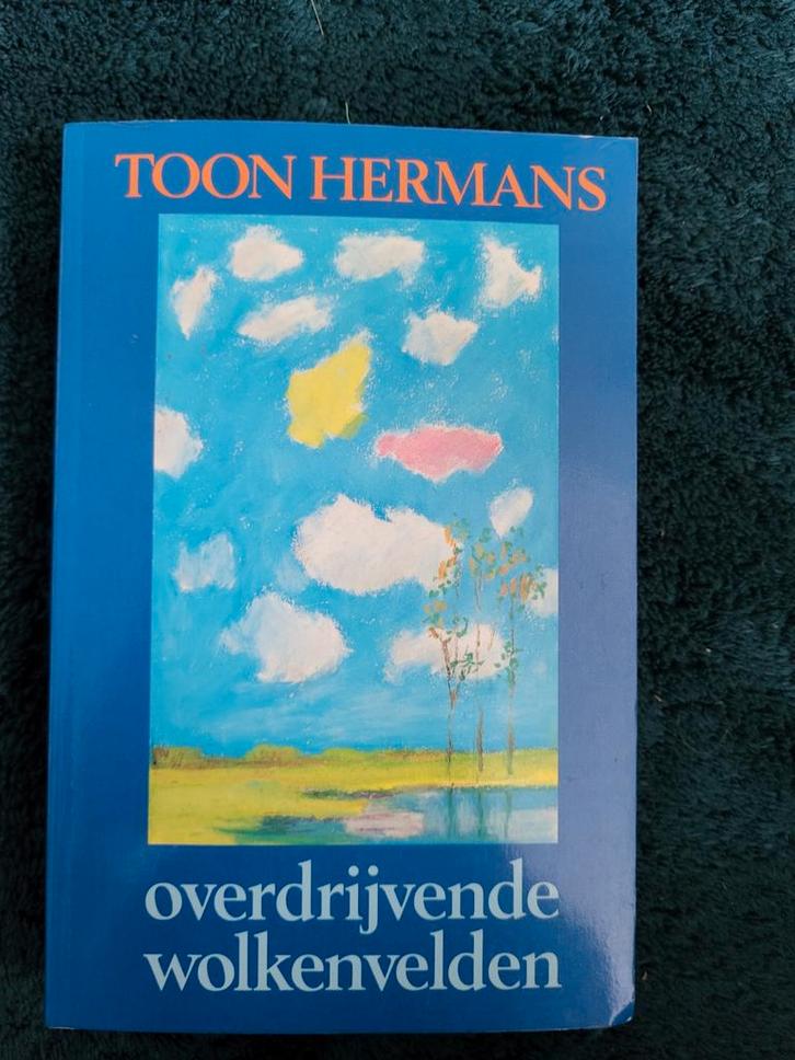 Overdrijvende Wolkenvelden - Toon Hermans, Boeken, Literatuur, Gelezen, Nederland, Ophalen of Verzenden