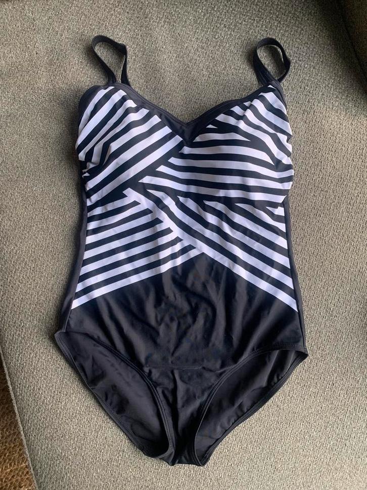 Badpak feelgood maat 42, Kleding | Dames, Badmode en Zwemkleding, Zo goed als nieuw, Badpak, Zwart, Ophalen of Verzenden