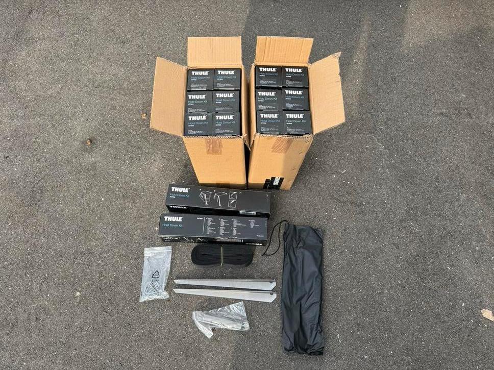 Thule Hold Down Kit /Stormband - Nieuw in doos 14 stuks, Ophalen, Nieuw